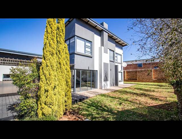 3 BEDROOM HOUSE FOR SALE IN MIDSTREAM RIDGE
